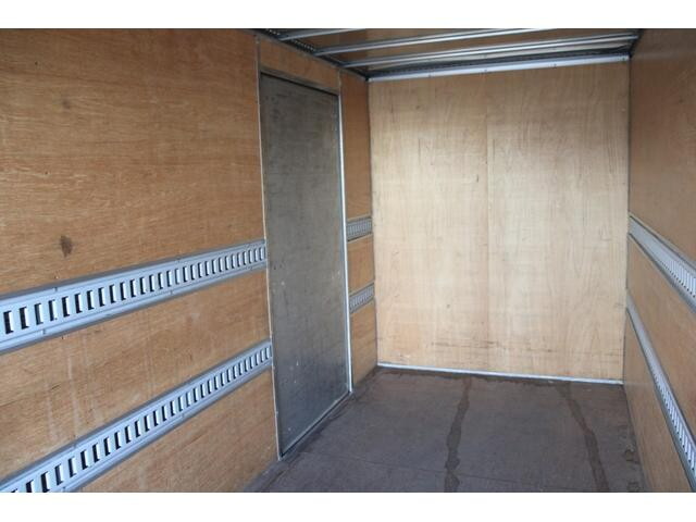 いすゞエルフアルミバン小型（2t・3t）[写真16]