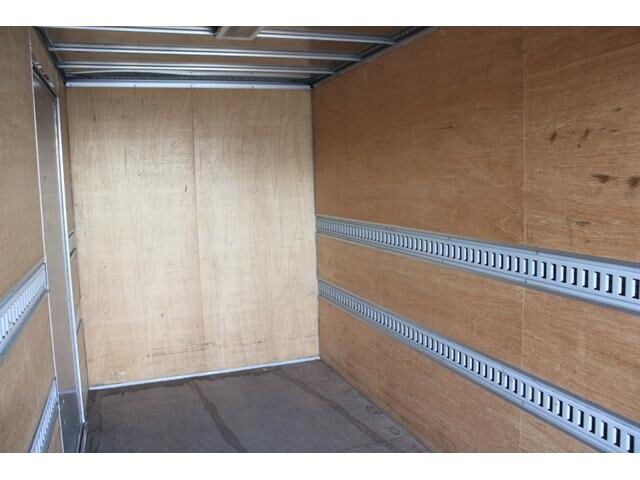 いすゞエルフアルミバン小型（2t・3t）[写真17]