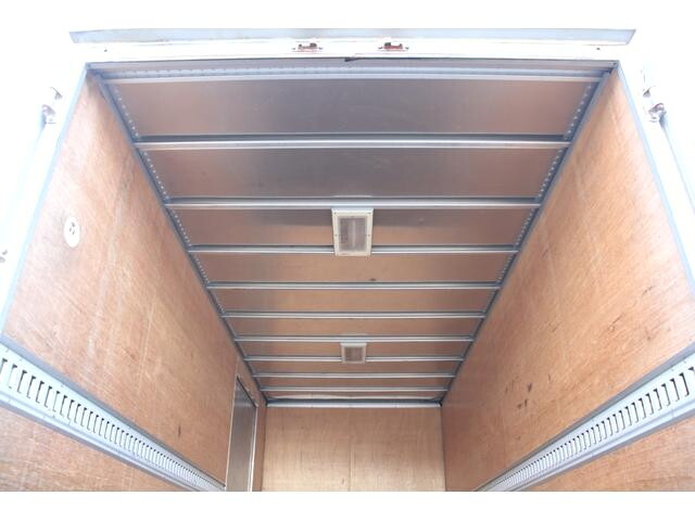 いすゞエルフアルミバン小型（2t・3t）[写真18]