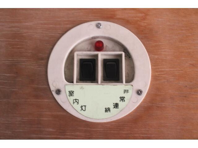 いすゞエルフアルミバン小型（2t・3t）[写真20]