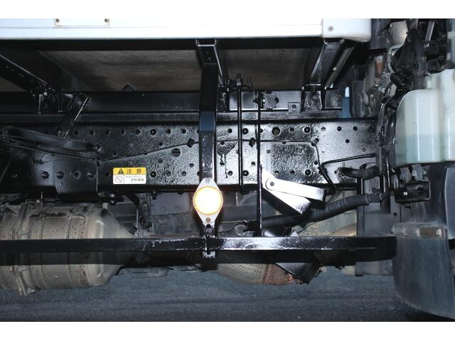 いすゞエルフアルミバン小型（2t・3t）[写真24]