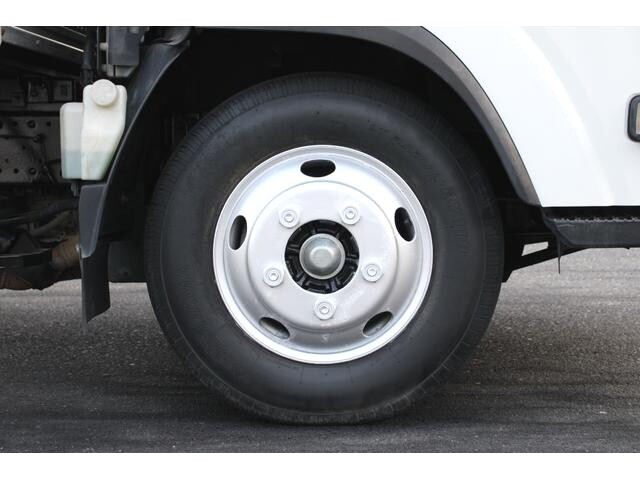 いすゞエルフアルミバン小型（2t・3t）[写真30]