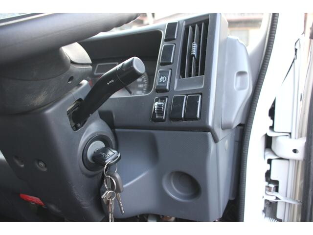 いすゞエルフアルミバン小型（2t・3t）[写真35]