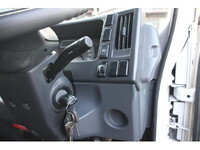 いすゞエルフアルミバン小型（2t・3t）[写真36]