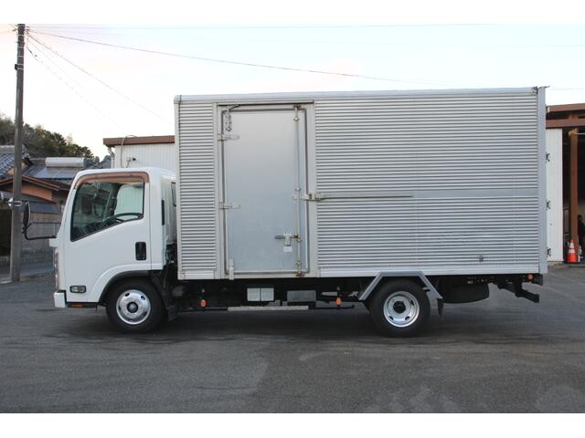 いすゞエルフアルミバン小型（2t・3t）[写真04]