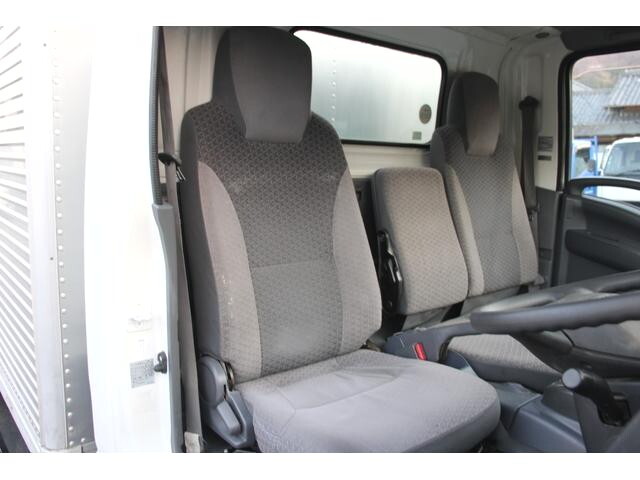 いすゞエルフアルミバン小型（2t・3t）[写真40]