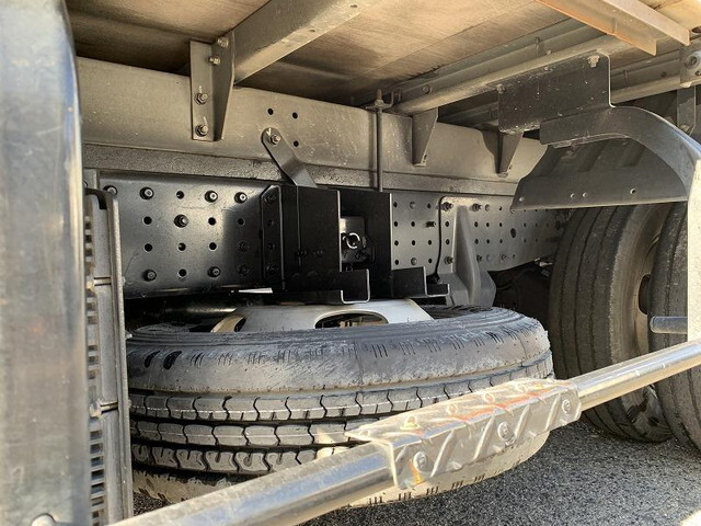 三菱ふそうキャンターアルミバン小型（2t・3t）[写真13]