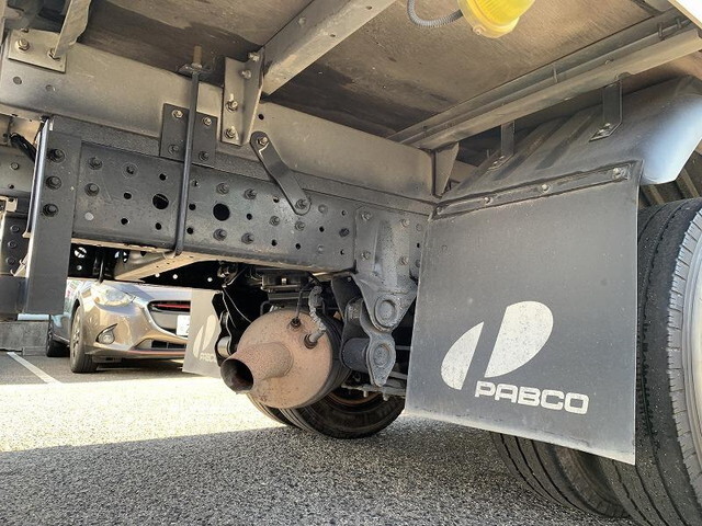 三菱ふそうキャンターアルミバン小型（2t・3t）[写真15]