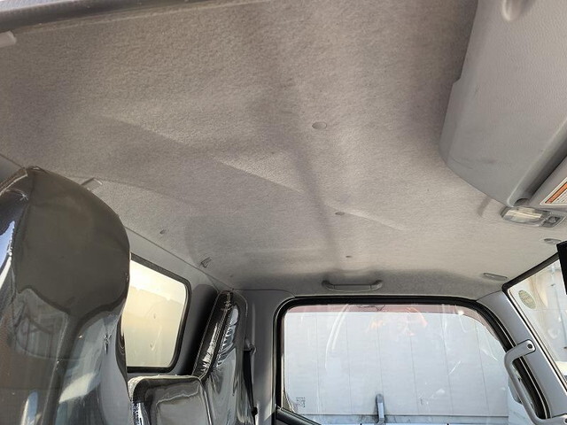 三菱ふそうキャンターアルミバン小型（2t・3t）[写真17]