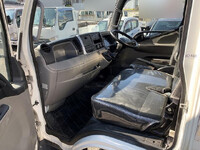 三菱ふそうキャンターアルミバン小型（2t・3t）[写真23]