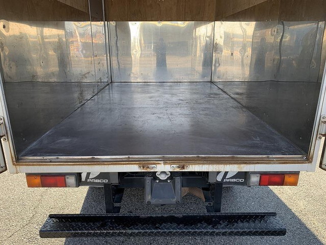 三菱ふそうキャンターアルミバン小型（2t・3t）[写真07]