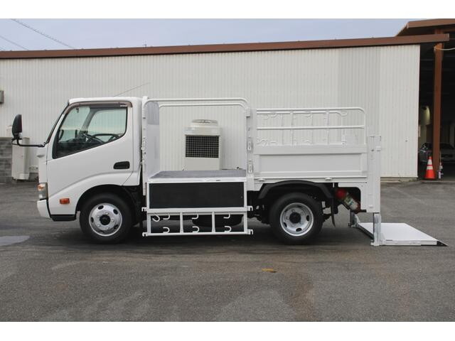 日野デュトロ平ボディ小型（2t・3t）[写真17]