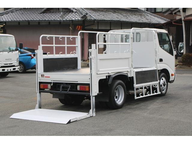 日野デュトロ平ボディ小型（2t・3t）[写真18]