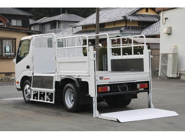 日野デュトロ平ボディ小型（2t・3t）[写真19]