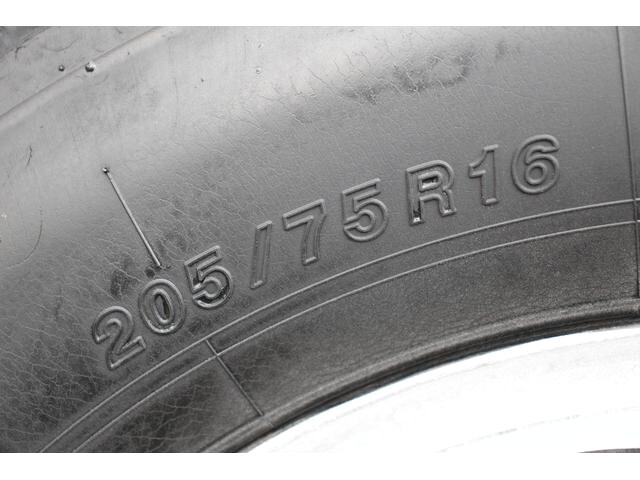 日野デュトロ平ボディ小型（2t・3t）[写真30]