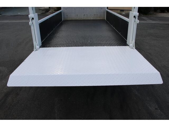 日野デュトロ平ボディ小型（2t・3t）[写真14]