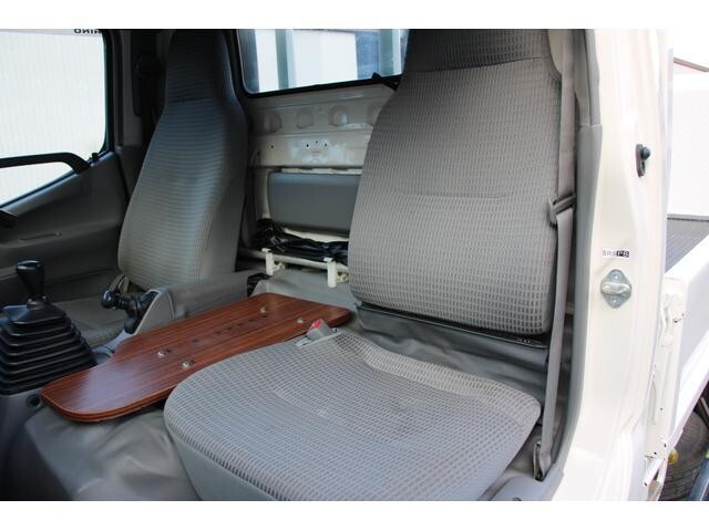 日野デュトロ平ボディ小型（2t・3t）[写真36]