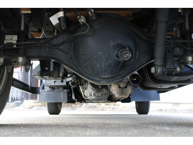 いすゞエルフ平ボディ小型（2t・3t）[写真20]