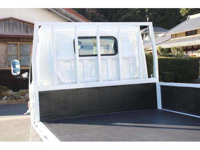 三菱ふそうキャンター平ボディ小型（2t・3t）[写真11]