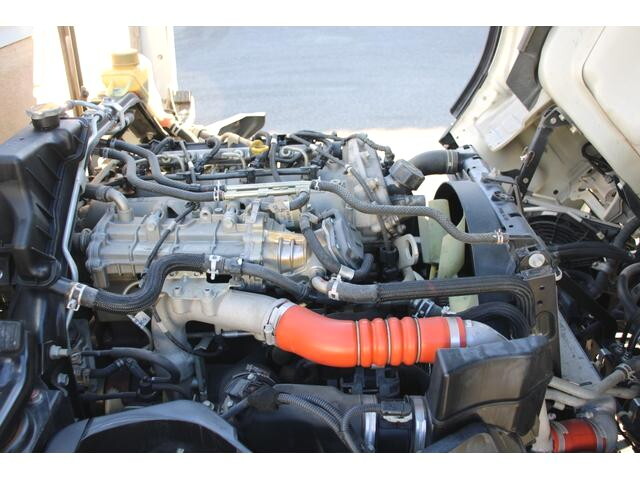 三菱ふそうキャンター平ボディ小型（2t・3t）[写真14]