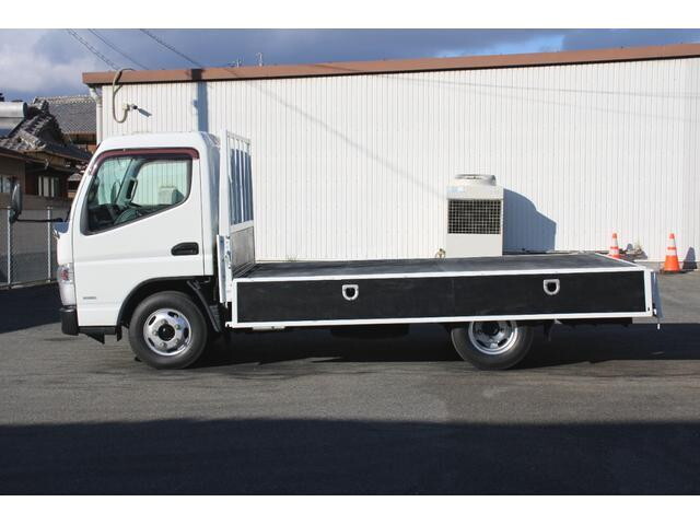 三菱ふそうキャンター平ボディ小型（2t・3t）[写真17]