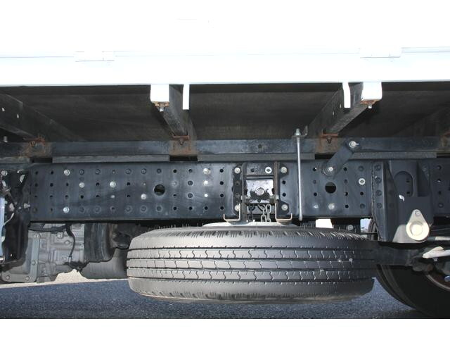 三菱ふそうキャンター平ボディ小型（2t・3t）[写真19]