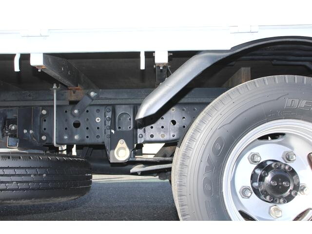 三菱ふそうキャンター平ボディ小型（2t・3t）[写真20]