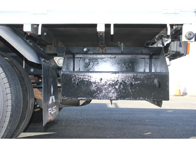 三菱ふそうキャンター平ボディ小型（2t・3t）[写真21]