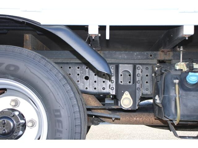 三菱ふそうキャンター平ボディ小型（2t・3t）[写真25]