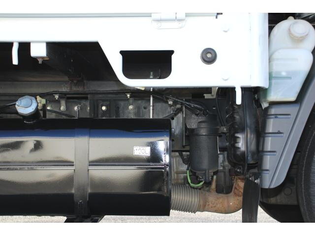 三菱ふそうキャンター平ボディ小型（2t・3t）[写真27]