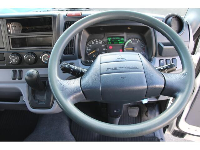 三菱ふそうキャンター平ボディ小型（2t・3t）[写真30]