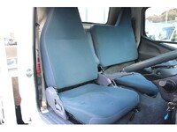 三菱ふそうキャンター平ボディ小型（2t・3t）[写真38]