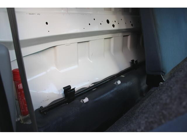 三菱ふそうキャンター平ボディ小型（2t・3t）[写真38]