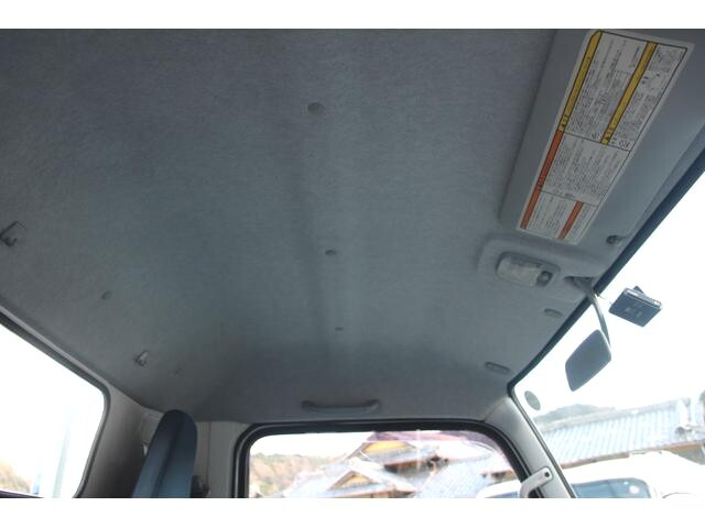三菱ふそうキャンター平ボディ小型（2t・3t）[写真39]