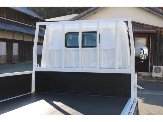 三菱ふそうキャンター平ボディ小型（2t・3t）[写真09]