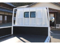 三菱ふそうキャンター平ボディ小型（2t・3t）[写真10]