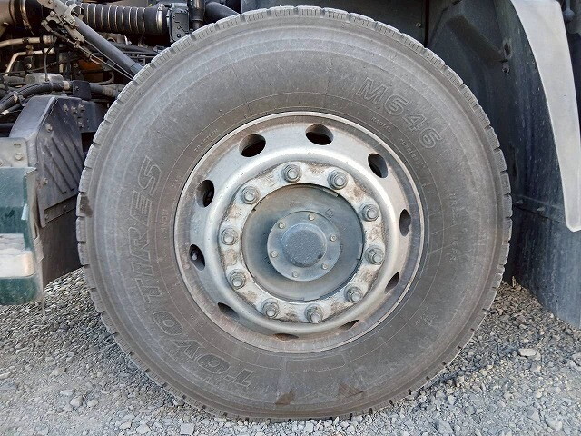 UDトラックスクオンタンク車（タンクローリー）大型（10t）[写真20]