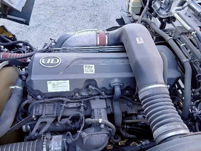 UDトラックスクオンタンク車（タンクローリー）大型（10t）[写真32]