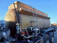 UDトラックスクオンタンク車（タンクローリー）大型（10t）[写真06]