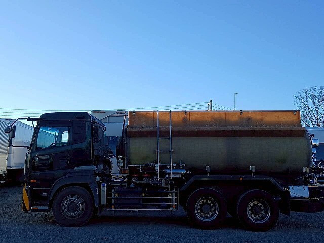 UDトラックスクオンタンク車（タンクローリー）大型（10t）[写真06]
