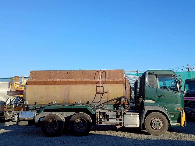 UDトラックスクオンタンク車（タンクローリー）大型（10t）[写真08]
