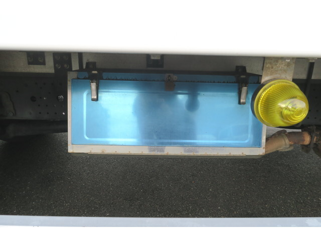 いすゞフォワード冷凍車（冷蔵車）中型（4t）[写真12]