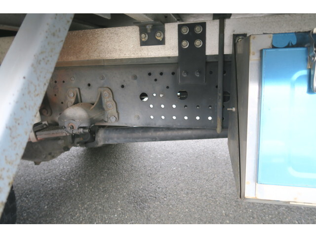 いすゞフォワード冷凍車（冷蔵車）中型（4t）[写真13]