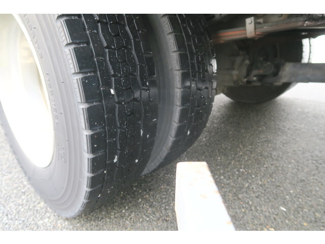 いすゞフォワード冷凍車（冷蔵車）中型（4t）[写真14]