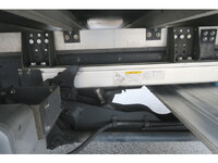 いすゞフォワード冷凍車（冷蔵車）中型（4t）[写真18]