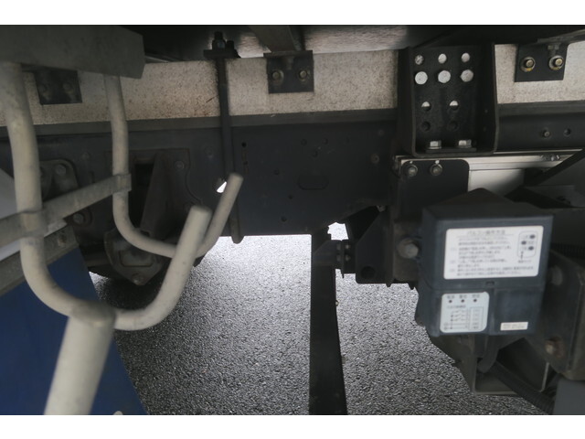 いすゞフォワード冷凍車（冷蔵車）中型（4t）[写真18]