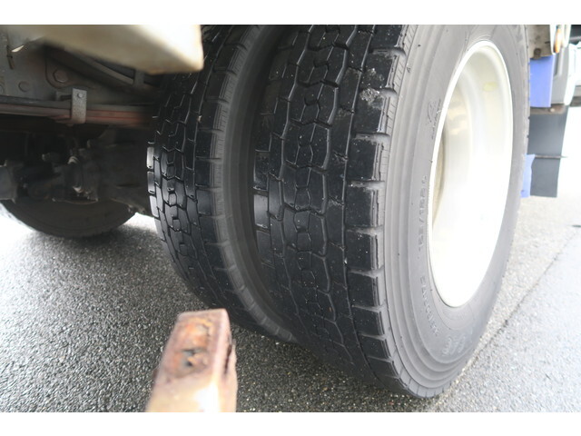 いすゞフォワード冷凍車（冷蔵車）中型（4t）[写真19]