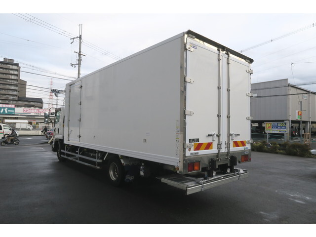 いすゞフォワード冷凍車（冷蔵車）中型（4t）[写真02]