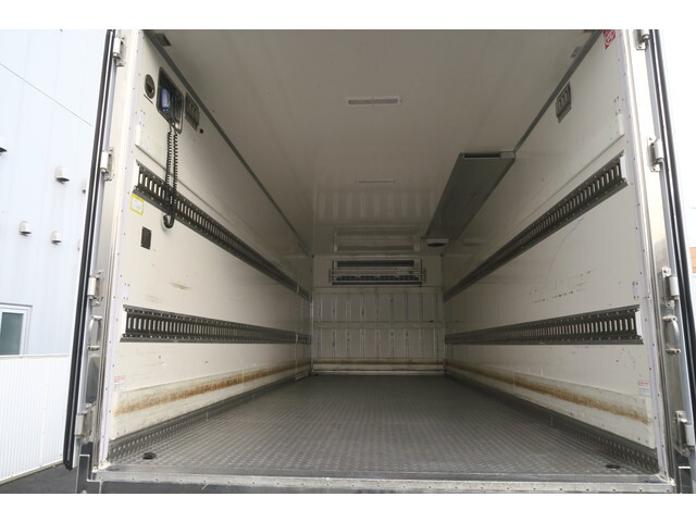 いすゞフォワード冷凍車（冷蔵車）中型（4t）[写真08]