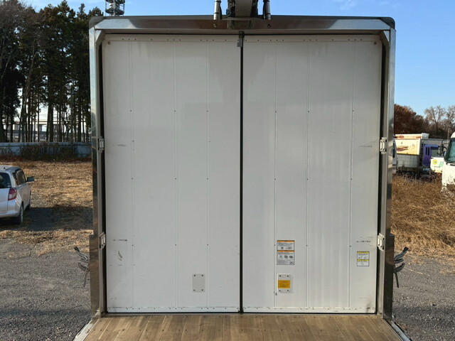 いすゞフォワードアルミウイング中型（4t）[写真13]